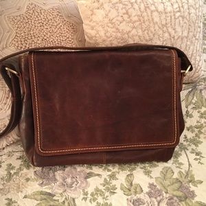 Dark Brown leather shoulder bag with beautiful top stitching